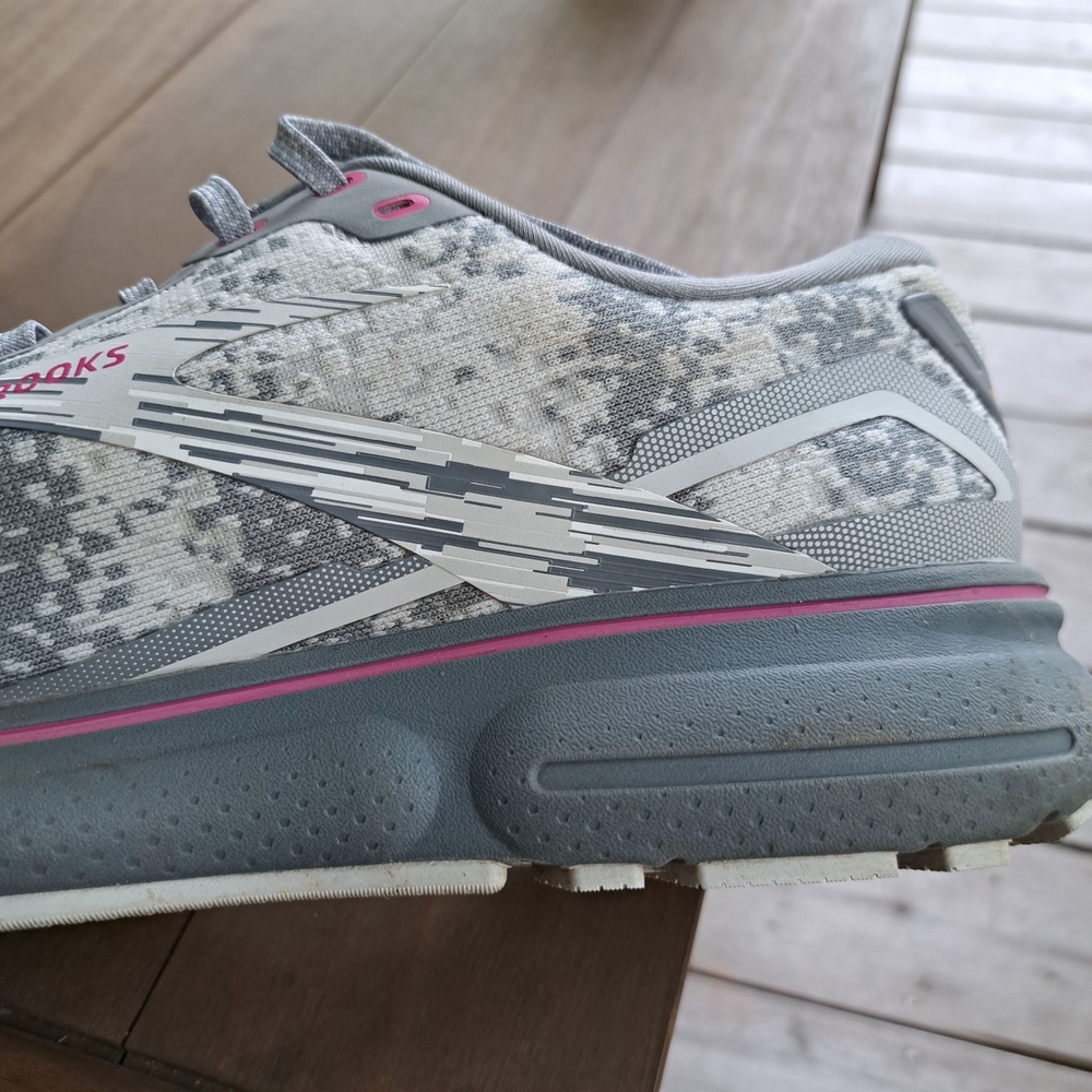 Brooks Gray Athletic Shoes with Speckled Design - Picture 10 of 13